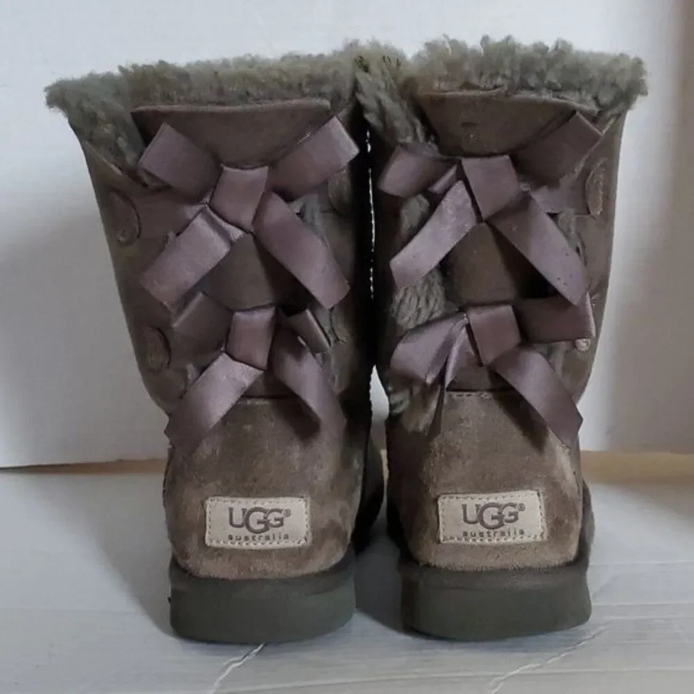 UGG Australia Bailey Bow II Boots Suede Leather Gray Winter Women's WOMAN'S 6